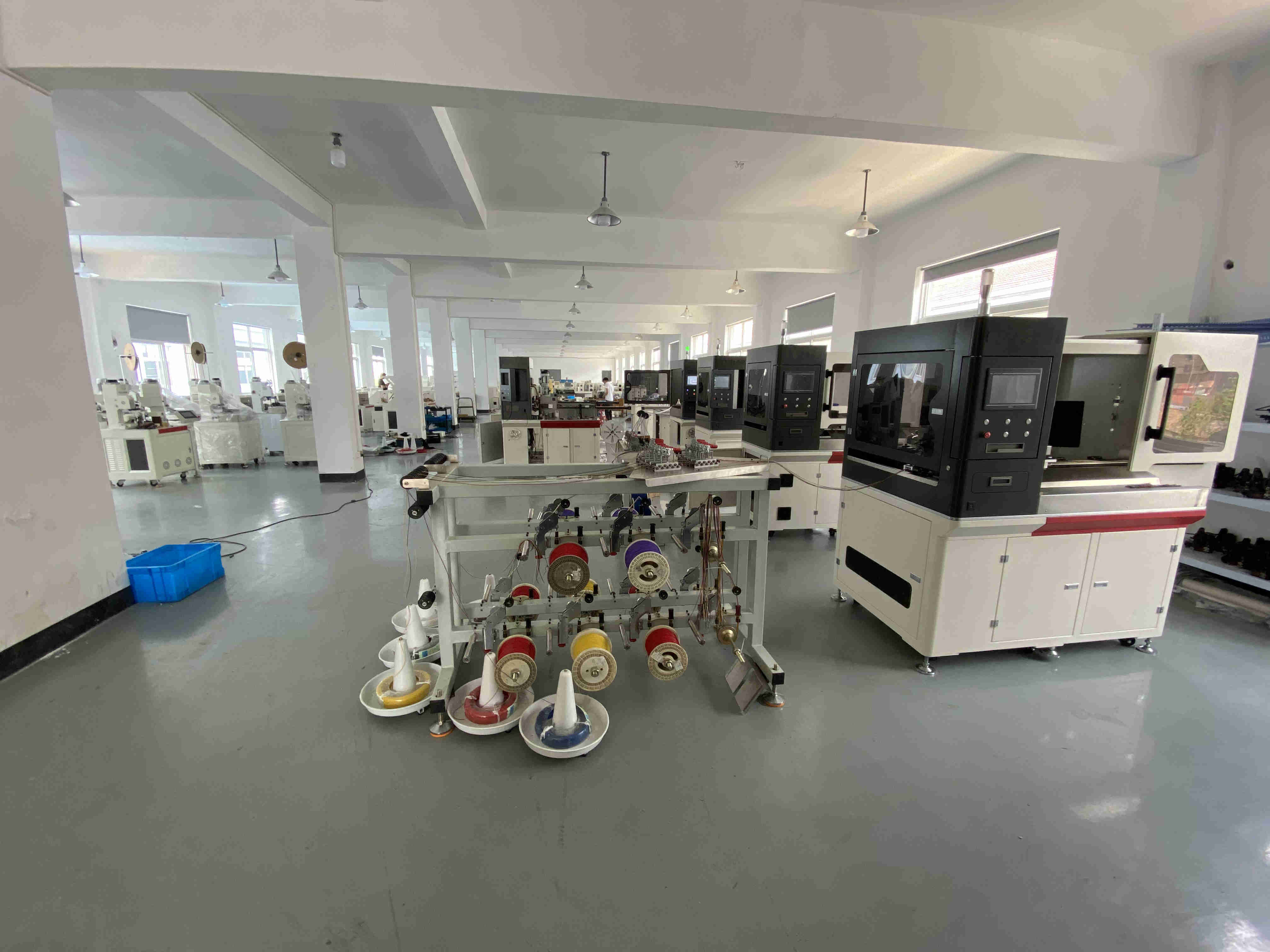 와이어 커팅 탈피기 조립